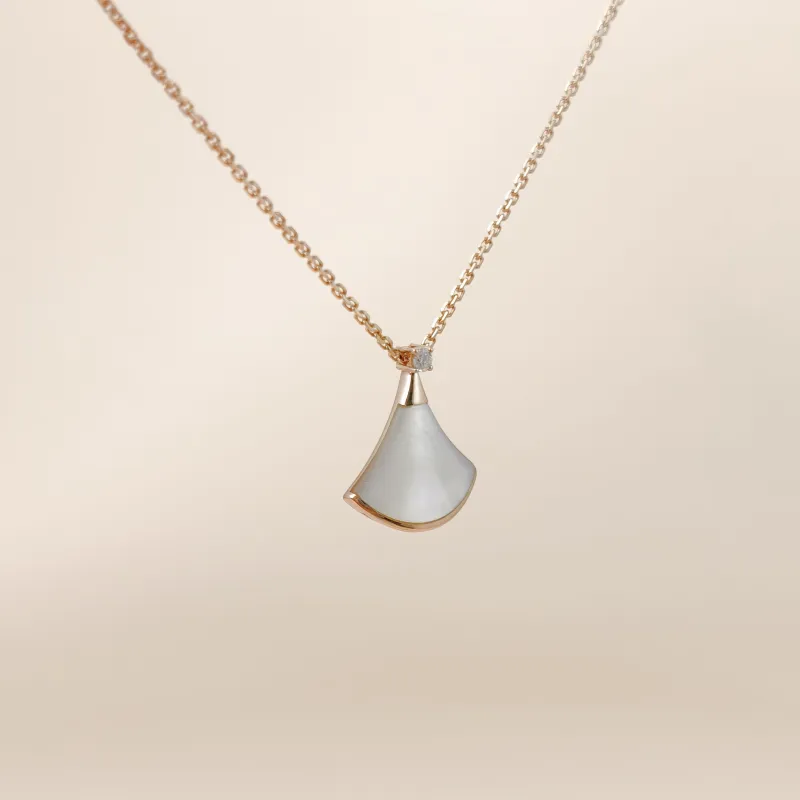Bvlgari Necklace Divas' Dream White Mother-of-Pearl Diamond18KR ose Gold Small44cm — cover view 6 of 10