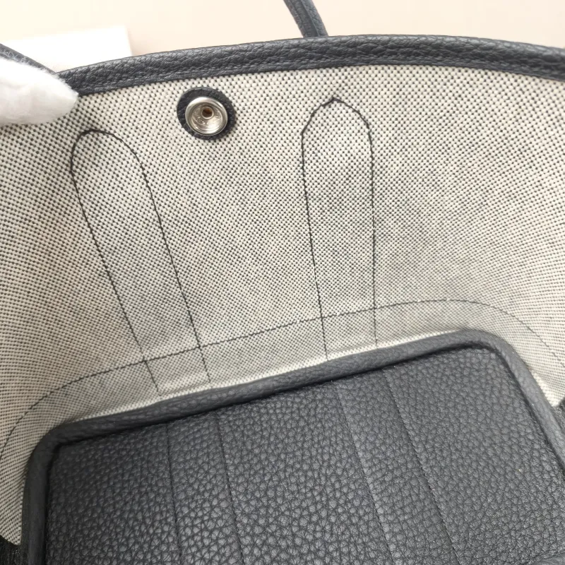 Hermès Top Handle Bag Neo Garden 23 Mini Black · Beige Canvas · Negonda Calfskin Mini 23 × 10 × 16 cm k — detail view 2 of 11