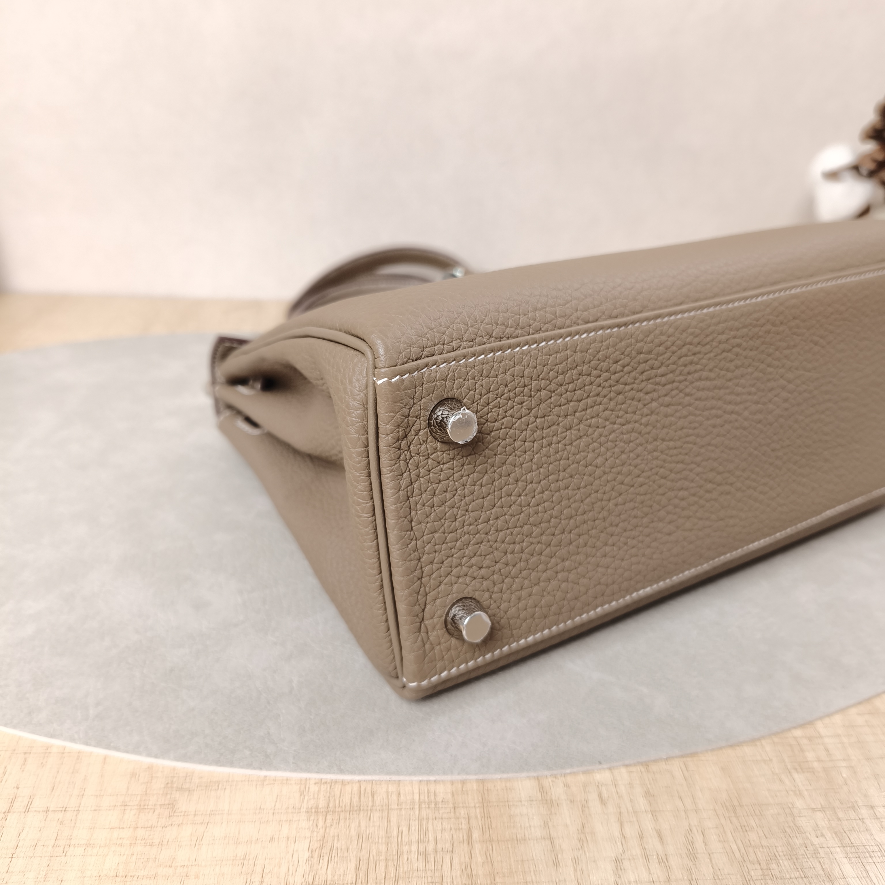 Hermès Shoulder Bag Kelly 25 Silver-Tone Hardware Togo Calfskin Small25 × 7 × 17 cm — cover view 9 of 11