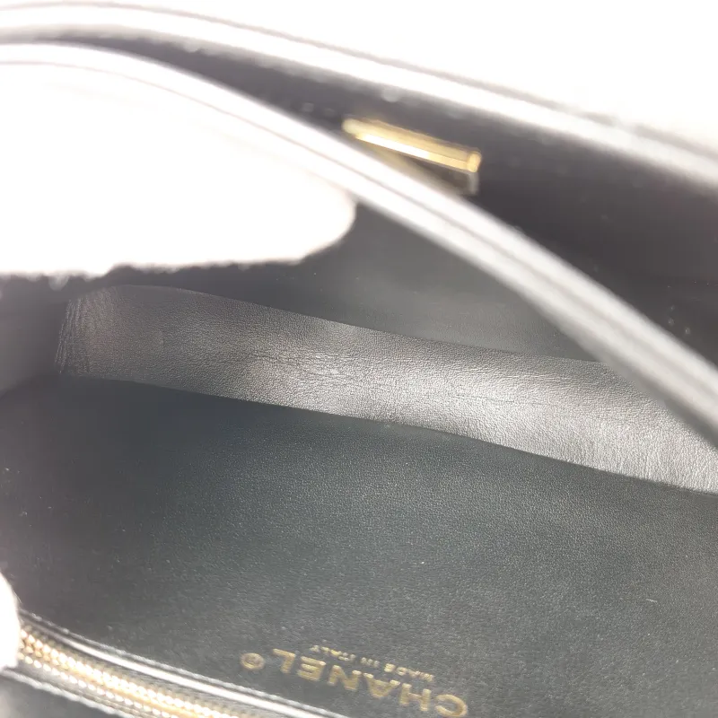 Chanel Crossbody Bag 23s trendy cc Black Lambskin Small 25 × 12 × 17 cm — detail view 1 of 15