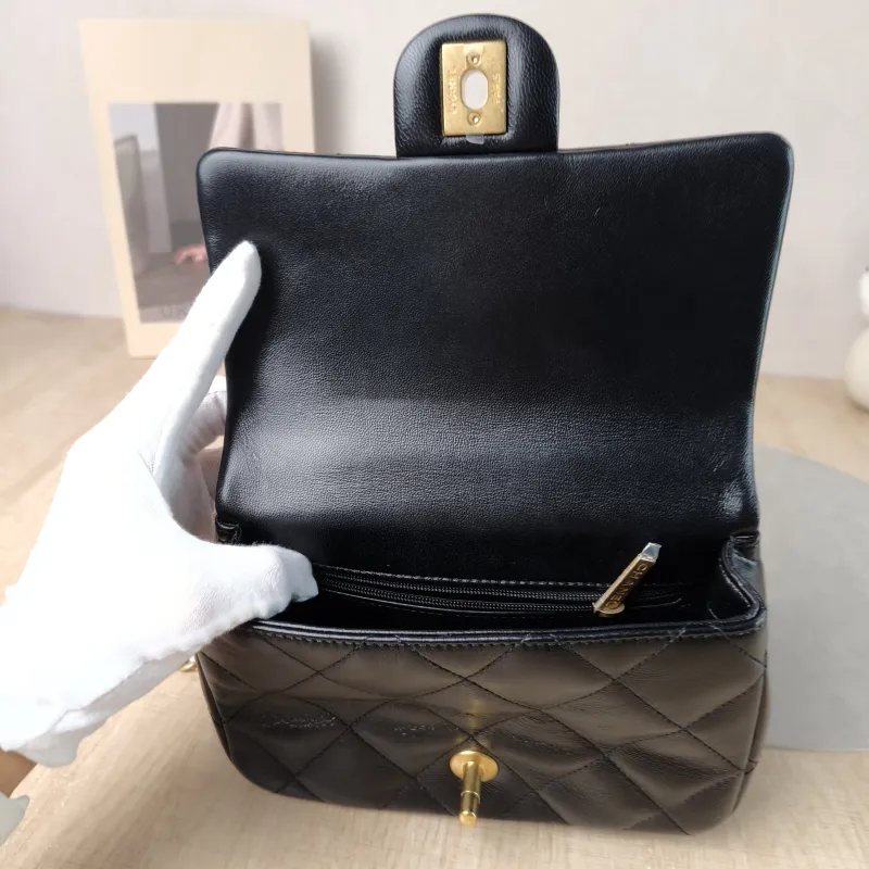 Chanel Crossbody Bag 23p Black Lambskin Mini 20 × 8 × 14 cm — detail view 11 of 12