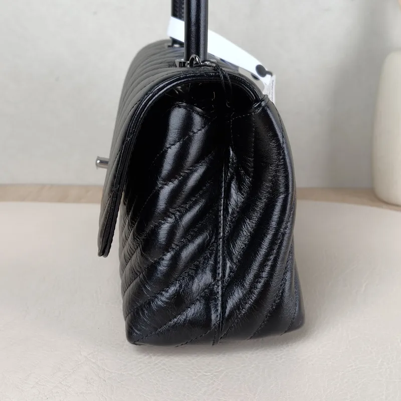 Chanel Crossbody Bag v Coco Handle​ Black Calfskin Small 24 × 10 × 14 cm — detail view 2 of 16