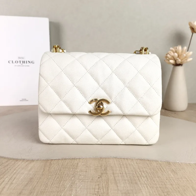 Chanel Crossbody Bag 22k White Grained Calfskin Small Edition 20 × 8.5 × 14.5 cm
