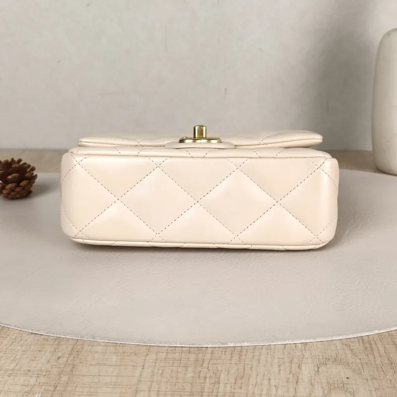 Chanel Crossbody Bag Beige Lambskin One Size18 × 6 × 14 cm — cover view 5 of 5
