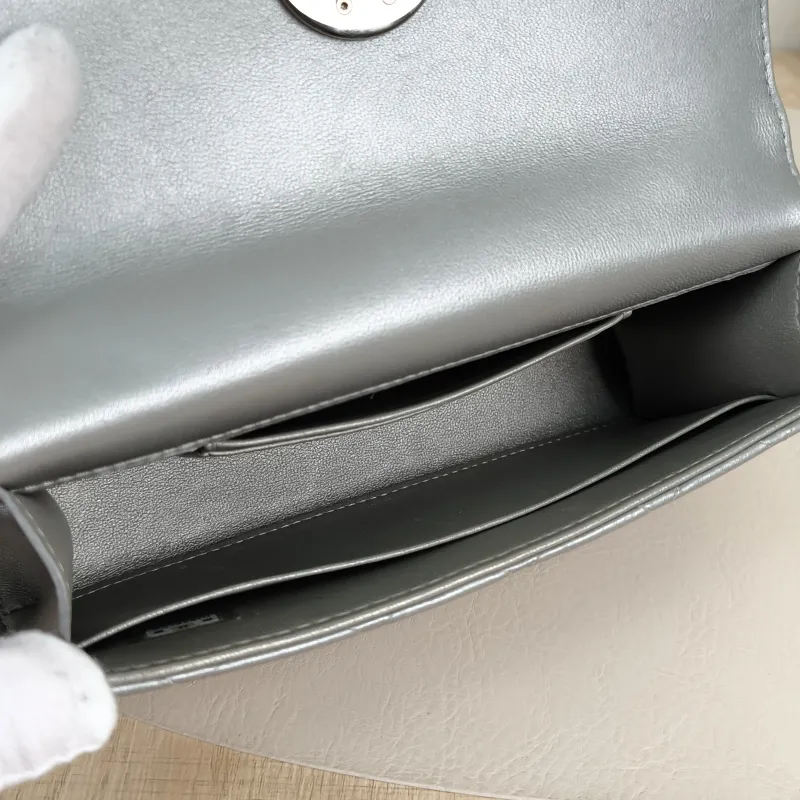 Chanel Crossbody Bag kelly Silver Calfskin One Size18 × 4.5 × 10 cm — detail view 5 of 8