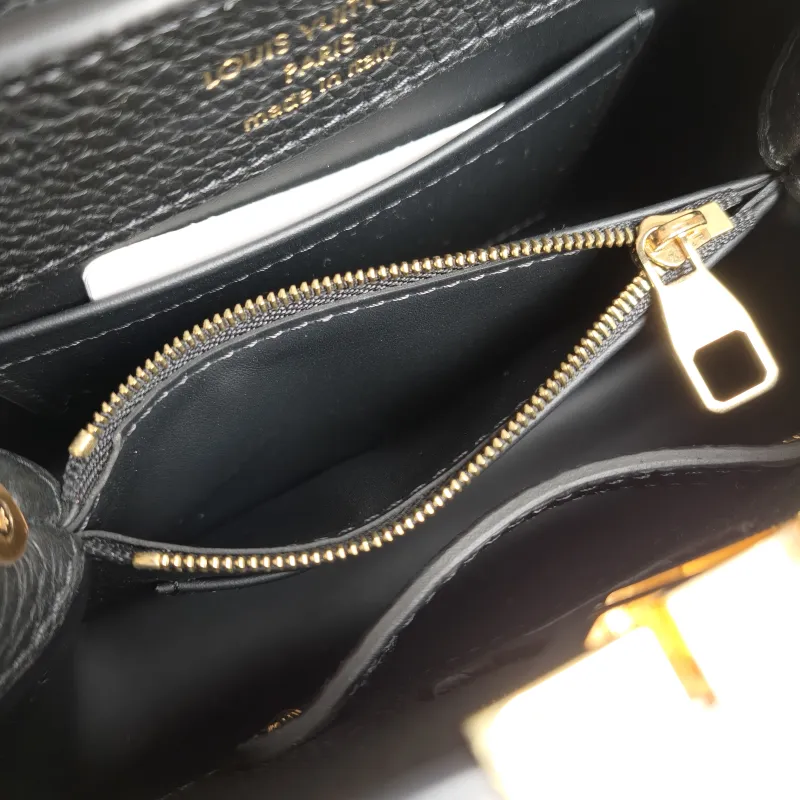 Louis Vuitton Crossbody Bag Capucines Black Calfskin Mini 21 × 8 × 14 cm — detail view 3 of 10