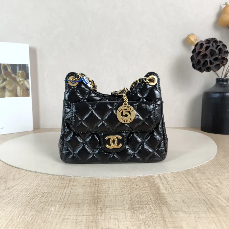 Chanel Crossbody Bag HOBO Black Waxed Leather Calfskin Small19 × 6 × 17 cm