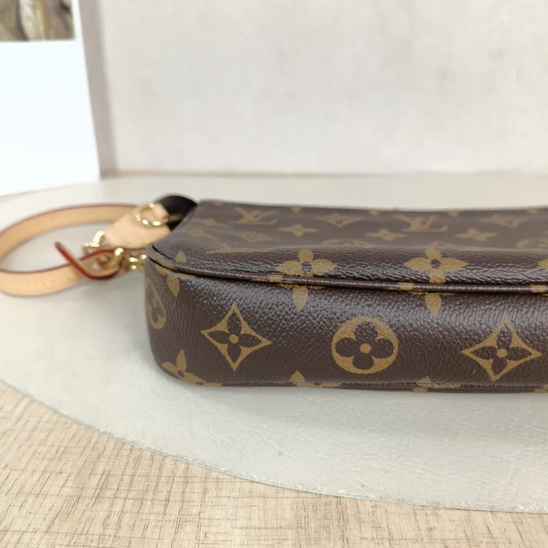 Louis Vuitton Shoulder Bag Pochette Accessoires Two Straps Monogram PVC Large 23.5 × 4 × 13.5 cm — detail view 10 of 10