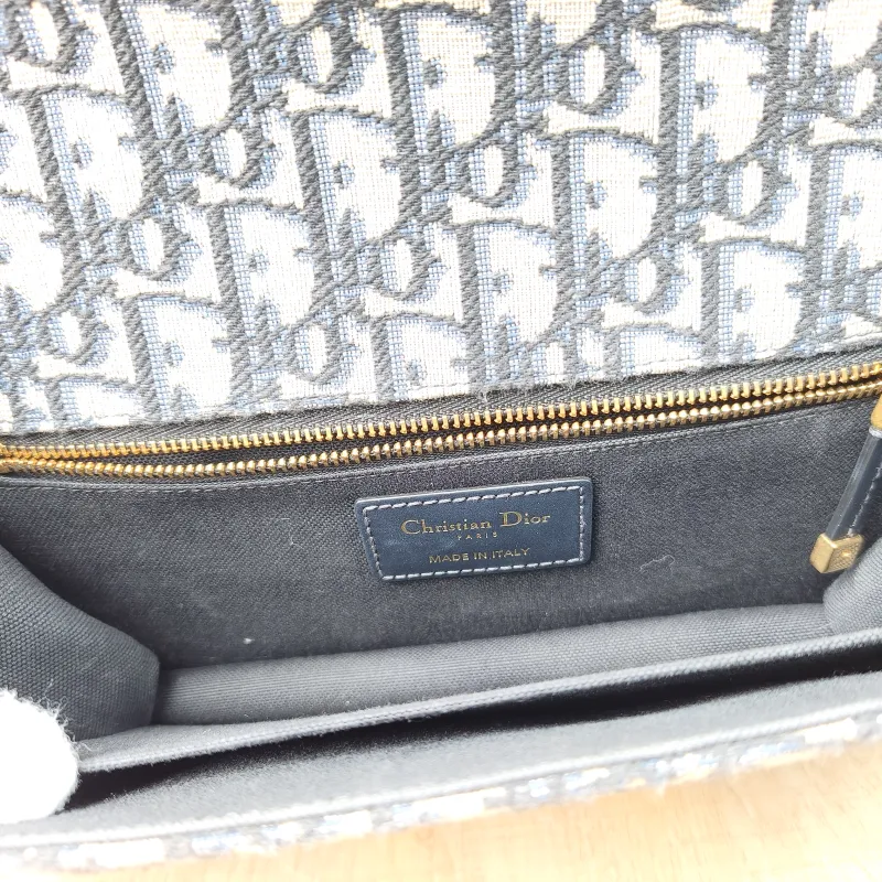 DIOR Crossbody Bag30Montaigne 30 Edition Canvas Medium25 × 9 × 16.5 cm — detail view 6 of 9