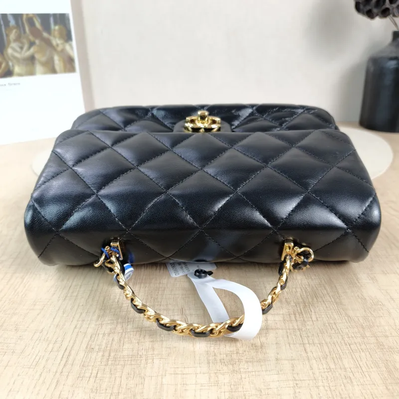 Chanel Crossbody Bag Black SL ambskin Medium25 × 8 × 16 cm — detail view 2 of 12
