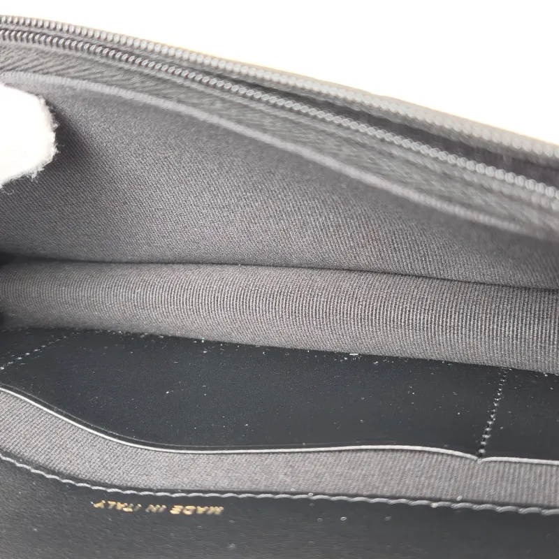 Chanel Crossbody Bag Black Grained Calfskin 17 × 4 × 9 cm — detail view 2 of 11