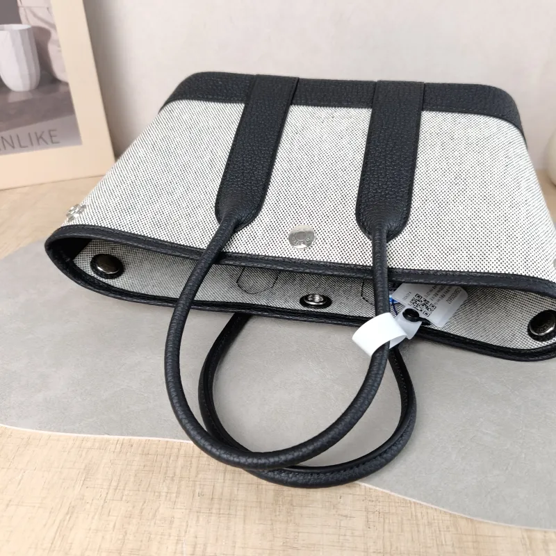 Hermès Top Handle Bag Neo Garden 23 Mini Black · Beige Canvas · Negonda Calfskin Mini 23 × 10 × 16 cm G — detail view 4 of 11