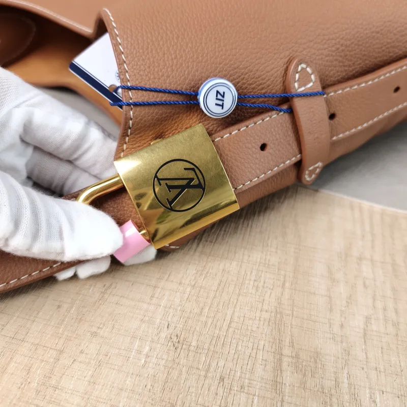 Louis Vuitton Shoulder Bag Low Key Hobo Shoulder Bag Calfskin Small 24 × 16 × 28 cm — detail view 14 of 15
