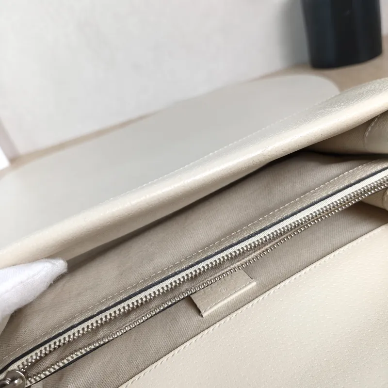GUCCI Crossbody Bag Dionysus White Calfskin Medium 28 × 9 × 17 cm — detail view 4 of 11