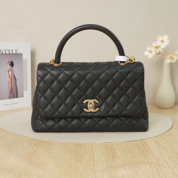 Chanel cocohandle Medium Black with Gold-Tone Hardware Grained Calfskin25 · Shoulder Strap · 29 × 12 × 18 cm