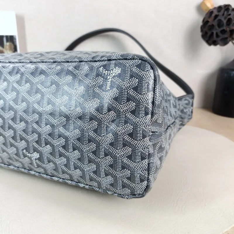 GOYARD Shoulder Bag Boheme Hobo​ Grey ine Canvas Small 43 × 14 × 27 cm — detail view 1 of 15