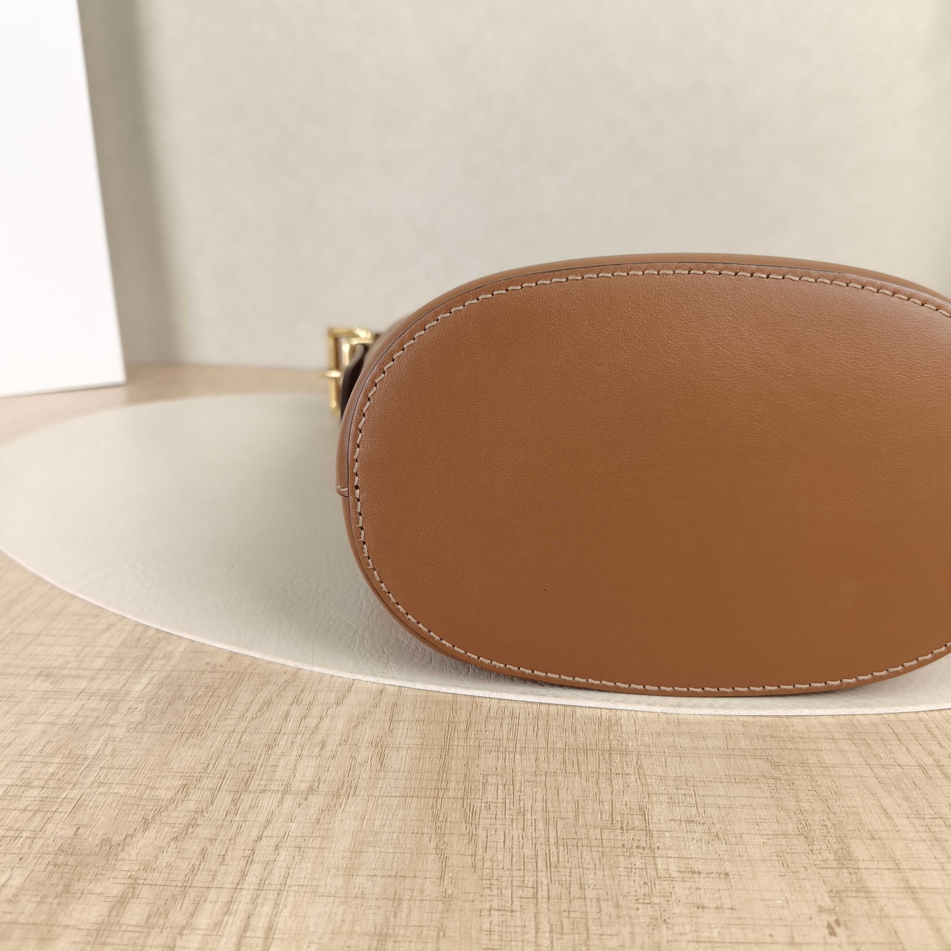 Miumiu Crossbody Baglogo Caramel Calfskin One Size16 × 9.5 × 19.5 cm — cover view 6 of 8