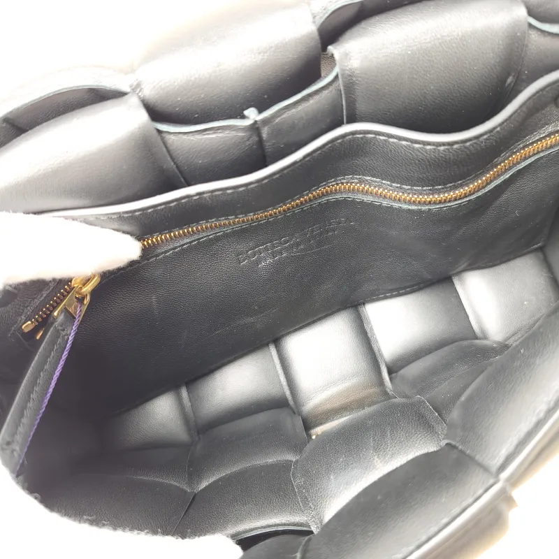 Bottega Veneta Crossbody Bag Padded Cassette Woven Black Lambskin Medium 26 × 8 × 18 cm — detail view 9 of 12