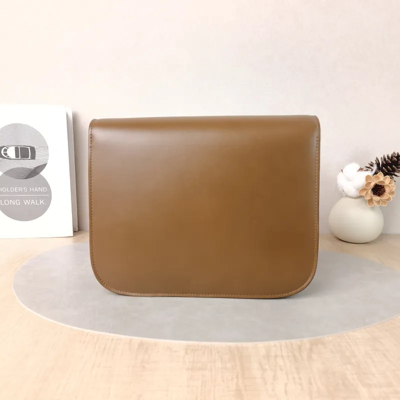 CELINE Crossbody Bag Classic Box CC alfskin Medium24 × 7 × 18 cm — cover view 6 of 6