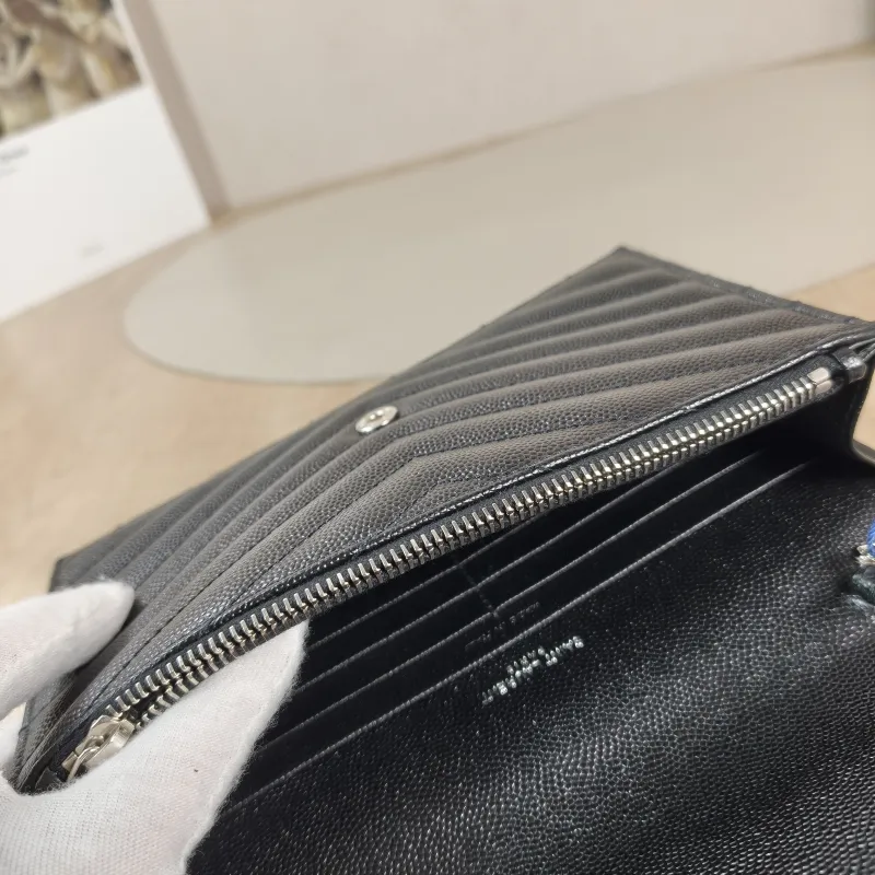 SAINT LAURENT Crossbody Bag CASSANDRE ENVELOPE Black Calfskin One Size 19 × 3.5 × 12.5 cm — detail view 4 of 11