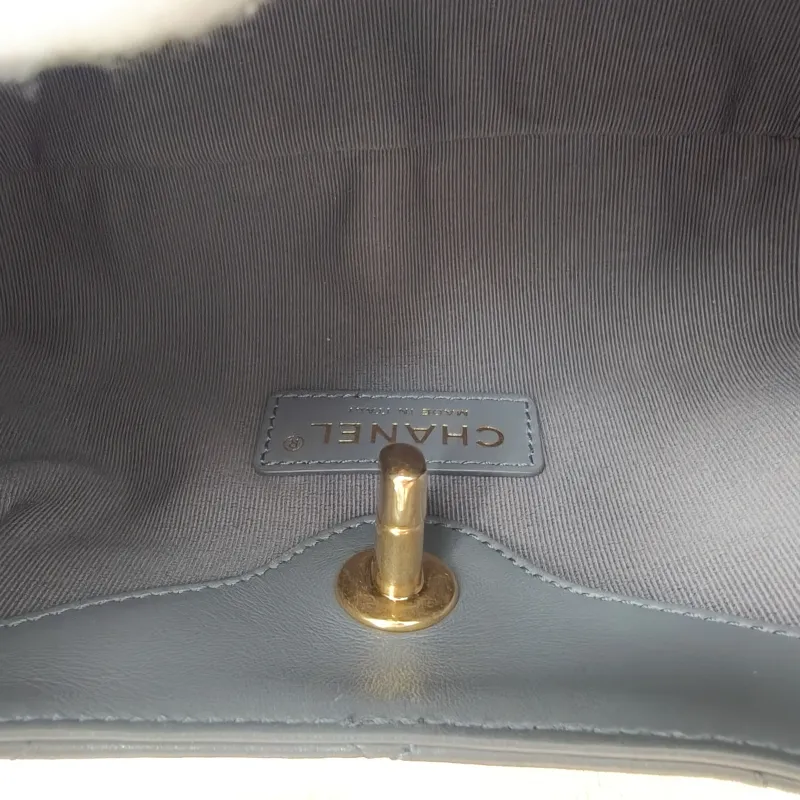 Chanel Crossbody Bag24a hobo Top Handle Crossbody Bag Grey Lambskinmini20.5 × 7 × 20 cm — detail view 6 of 11