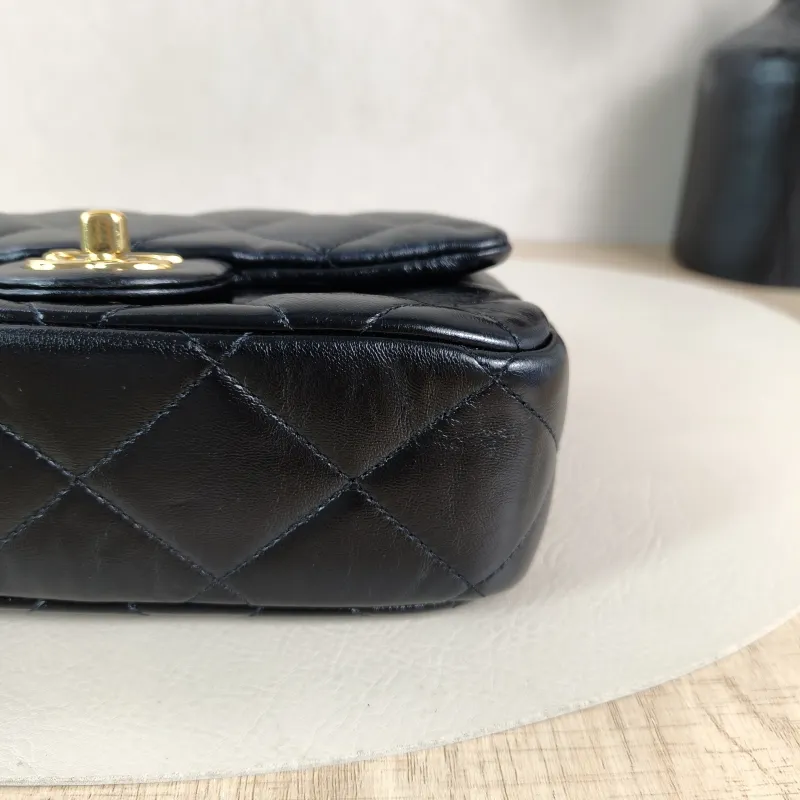 Chanel Crossbody Bag 24b Black Lambskin Mini 19 × 8.5 × 14 cm — detail view 9 of 13