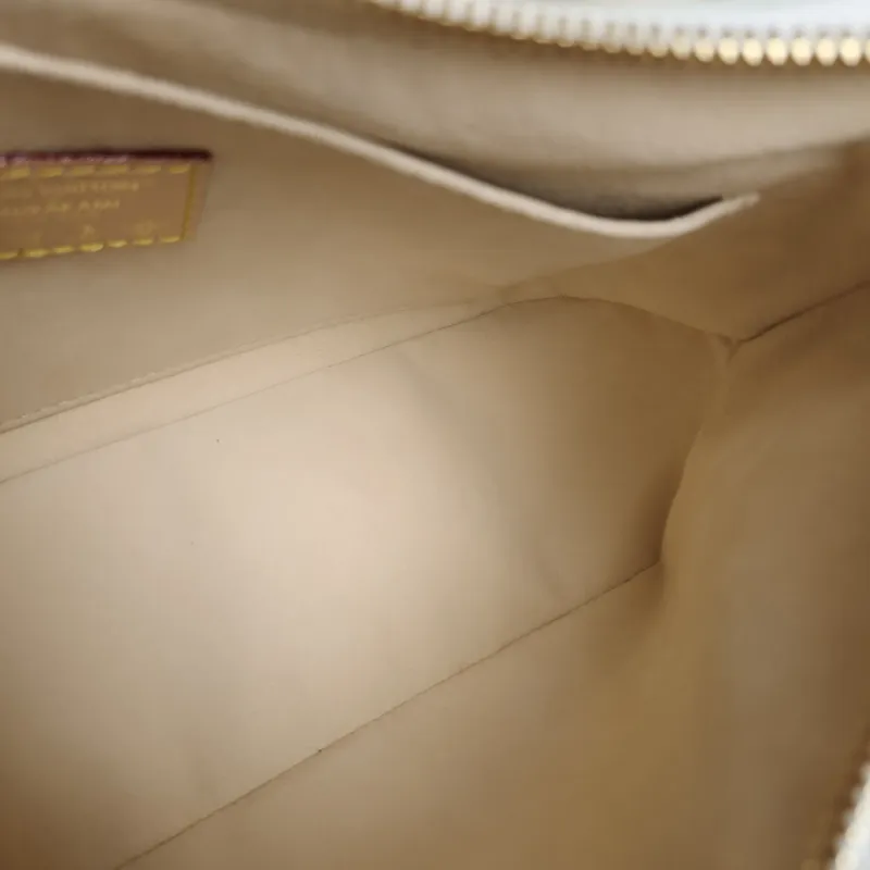 Louis Vuitton Crossbody Bag Boulogne Multicolore PVC Small26 × 9.5 × 16 cm — detail view 6 of 11