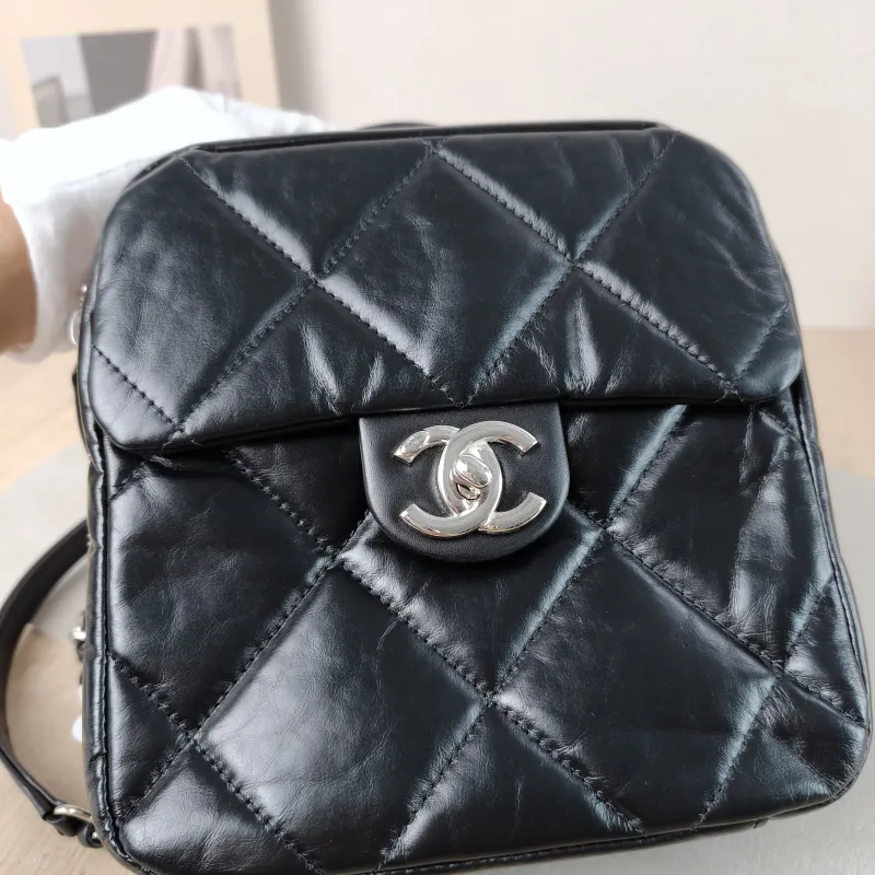 Chanel Crossbody Bag Camera Bag Black Waxed Leather 16.5 × 8.5 × 18 cm 28 — detail view 1 of 12