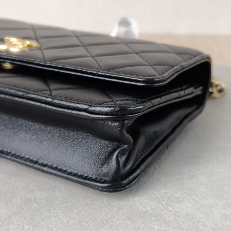 Chanel Crossbody Bag woc Black Lambskin Mini 19.2 × 3.5 × 12.3 cm — detail view 7 of 12