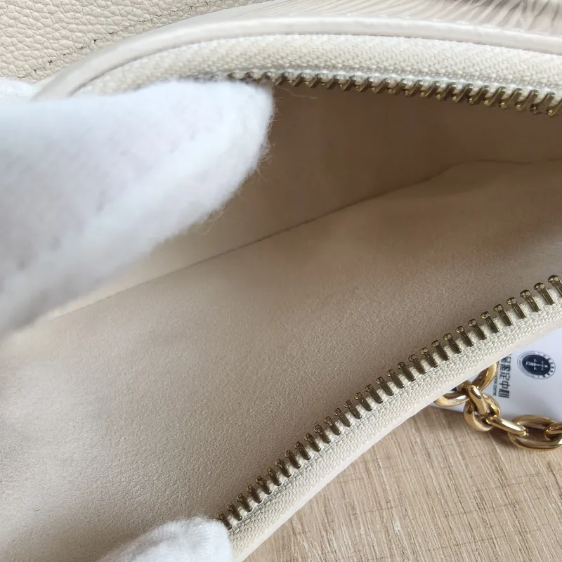Louis Vuitton Shoulder Bag MARELLINI White Epi Embossed Calfskin Mini 19 × 6.5 × 13.5 cm — detail view 6 of 10