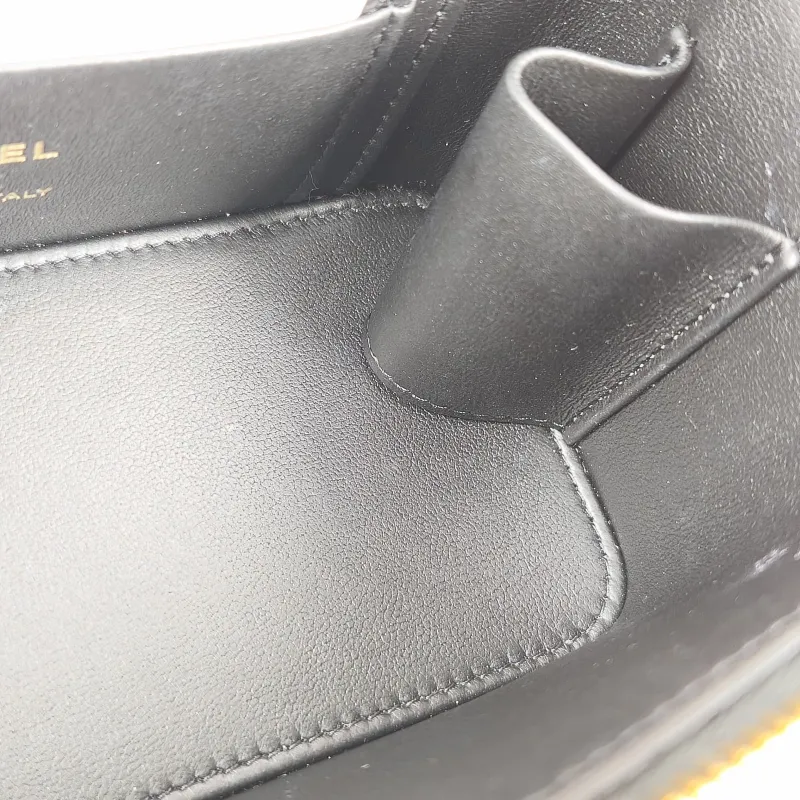 Chanel Crossbody Bag Edition Black Lambskin Mini 16 × 8 × 9.5 cm — detail view 12 of 15