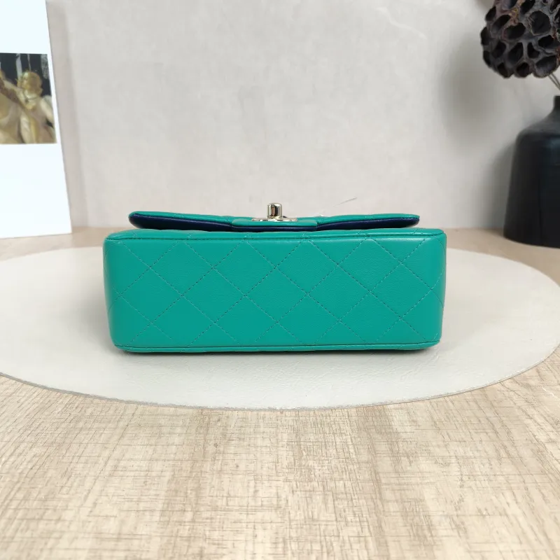 Chanel Crossbody Bag mini Green Lambskin mini20 × 6 × 12 cm — cover view 6 of 6