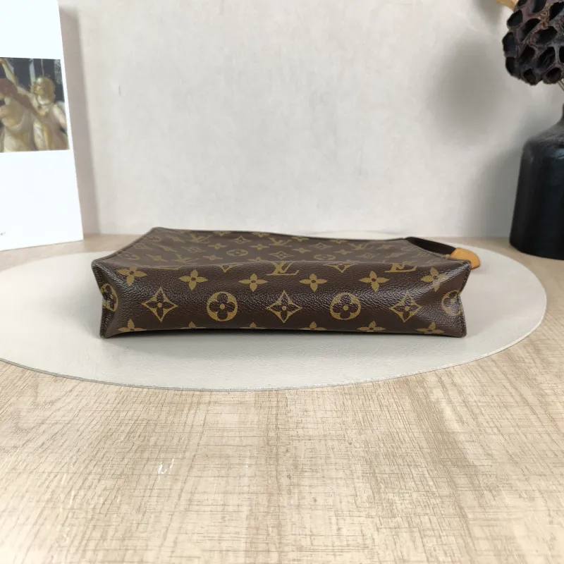 Louis Vuitton Clutch26 Monogram PVC Large25 × 5.5 × 20 cm — cover view 5 of 5