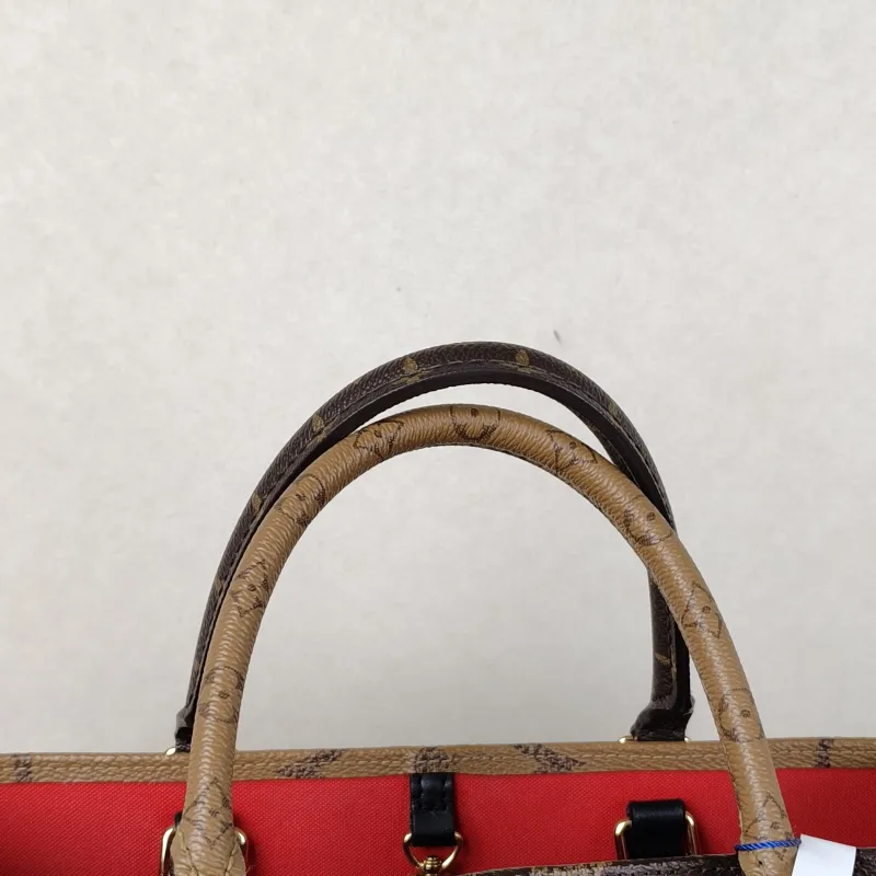 Louis Vuitton Shoulder Bag Onthego Medium Monogram PVC Medium35 × 14 × 27 cm — detail view 7 of 12