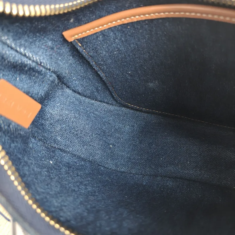 CELINE Shoulder Bag AVA Blue 24.5 × 7 × 16 cm — detail view 9 of 11
