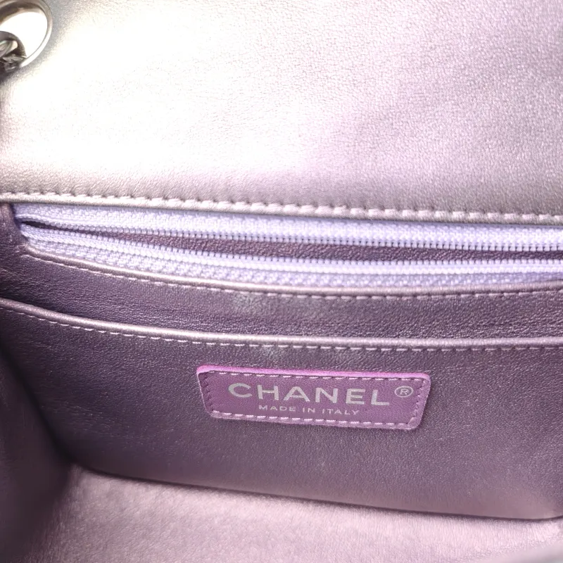 Chanel Crossbody Bag Classic Flap Mini CF Mini Lambskin One Size 17 × 8 × 13.5 cm 24 — detail view 5 of 11