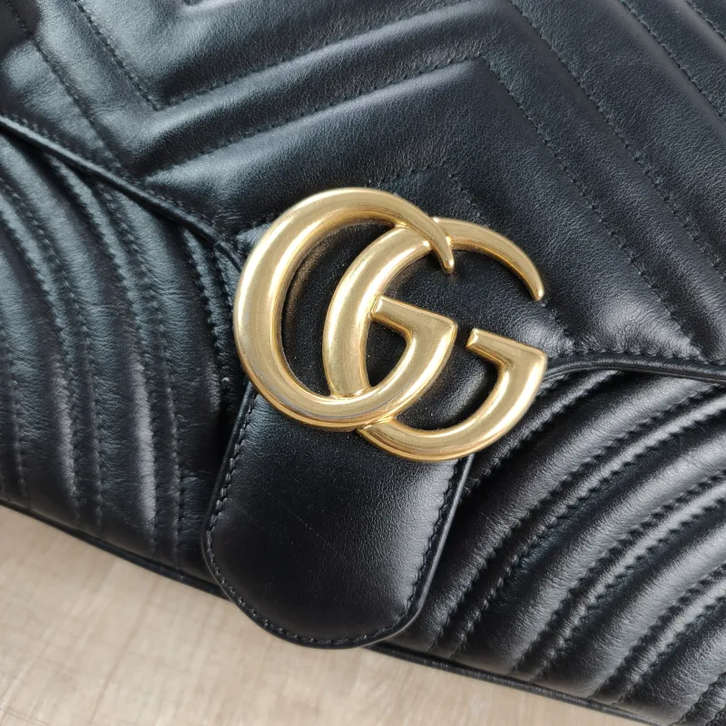 GUCCI Crossbody Bag GG Marmont Medium Marmont 26 Black CC alfskin Medium 26 × 7 × 15 cm — detail view 4 of 11