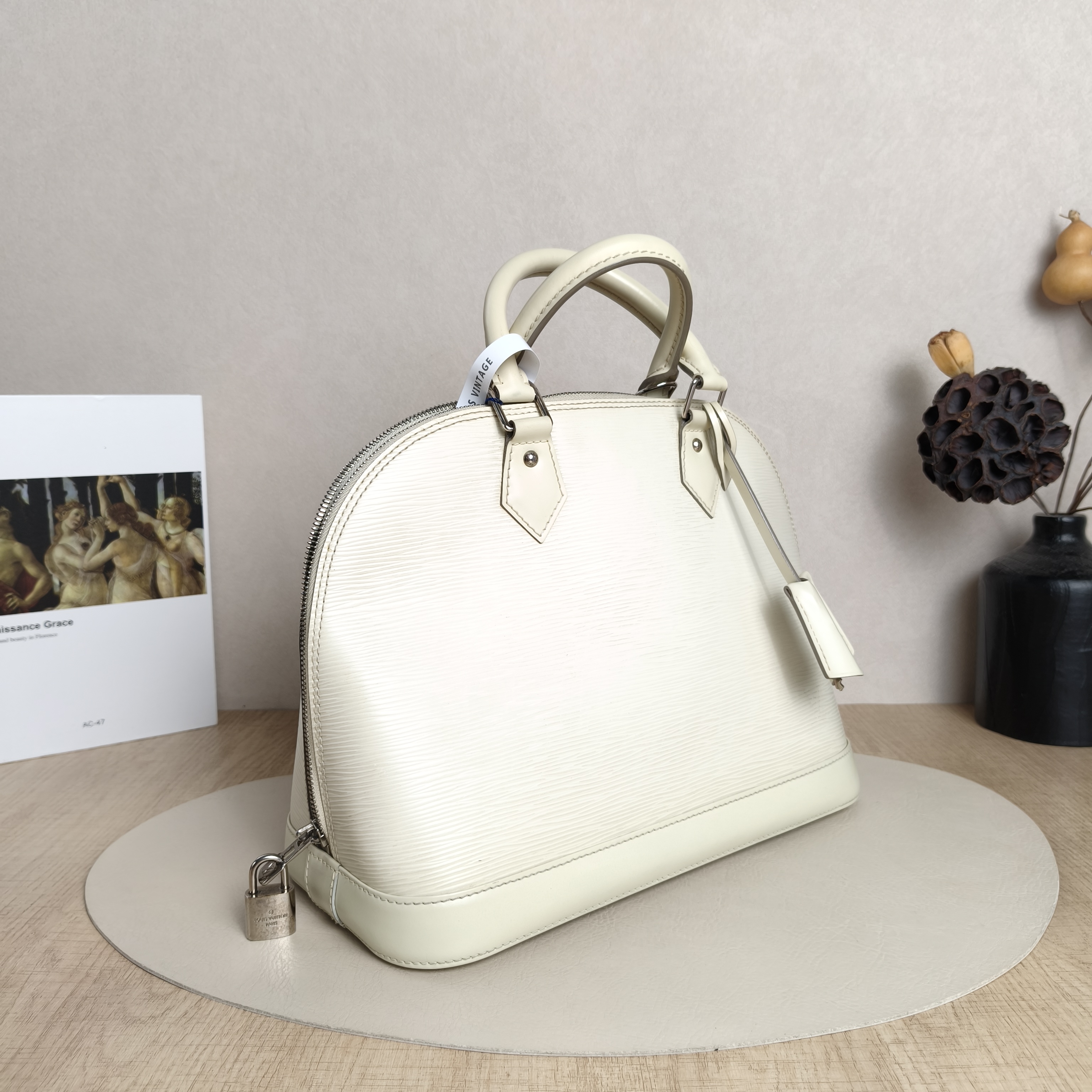 Louis Vuitton Top Handle Bag Alma Small Epi Embossed Calfskin Small32 × 16 × 25 cm — cover view 5 of 5
