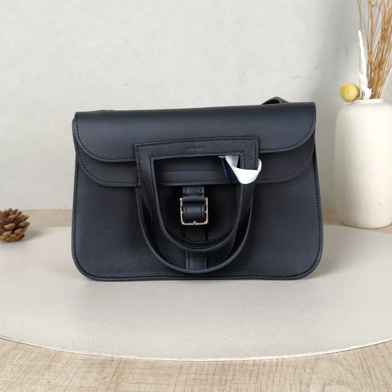 Hermès Crossbody Bag Halzan Black Swift Calfskinmini22 × 6.5 × 15 cm