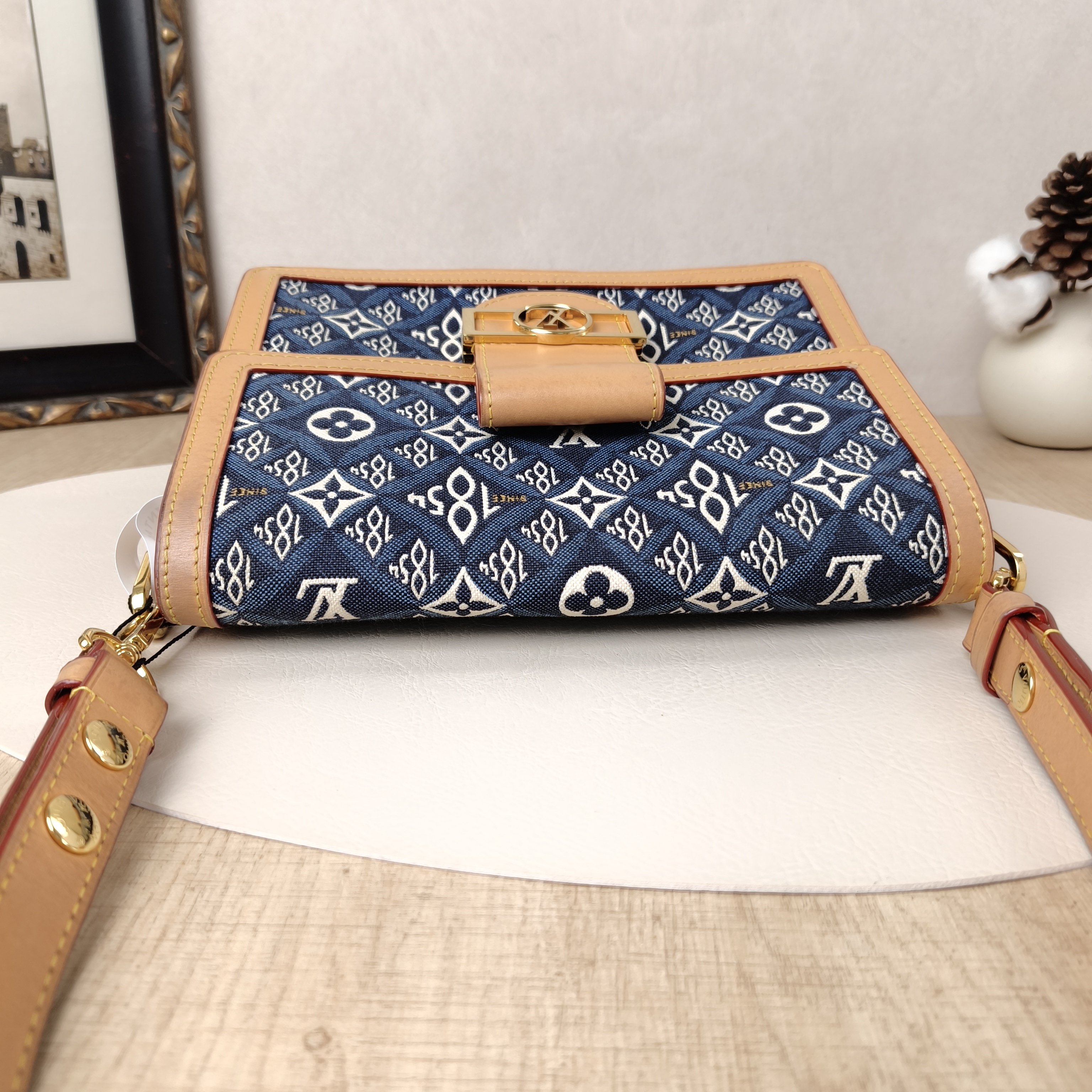 Louis Vuitton Crossbody Bag Dauphine 1854 Medium25 × 10.5 × 17 cm — cover view 5 of 10