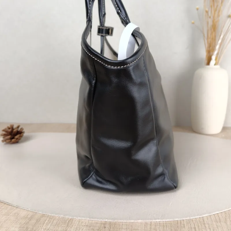Miumiu Shoulder Bag IVY Tote Shopping Tote Black CC alfskin Small 22 × 12 × 23.5 cm — detail view 2 of 13