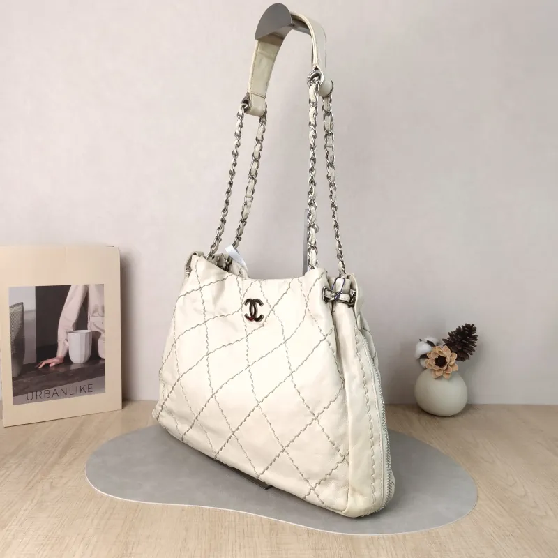 Chanel Shoulder Bag Tote Bag Beige Calfskin 37 × 7 × 29 cm 11 — cover view 4 of 5