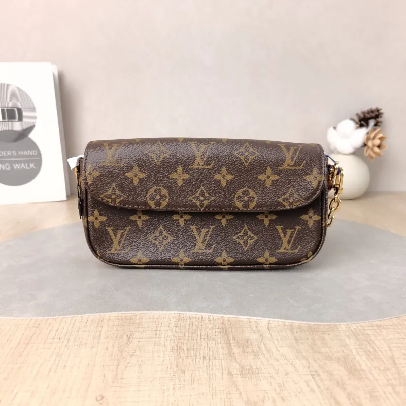 Louis Vuitton Crossbody Bag IVY Monogram PVC Small 23.5 × 4.3 × 12 cm