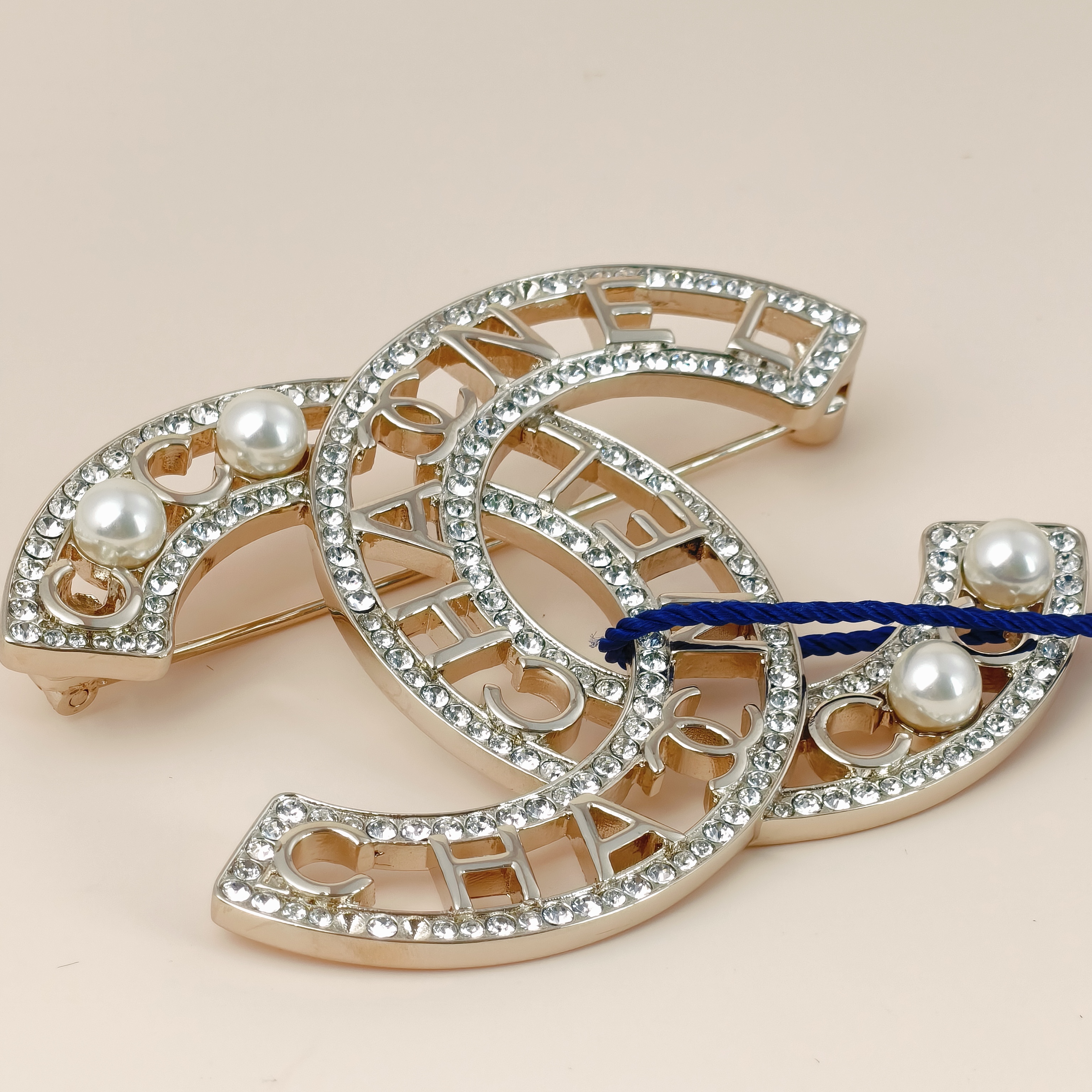 Chanel Broochcoco c Pearl Brooch Gold One Size โ cover view 7 of 9