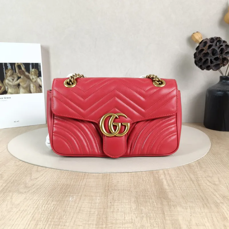 GUCCI Crossbody Bag GG Marmont Medium Marmont 26 Red Calfskin Medium 26 × 7 × 15 cm
