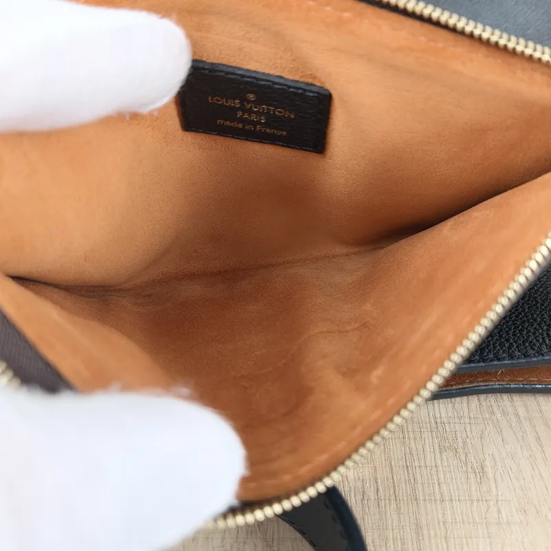 Louis Vuitton Shoulder Bag Low Key Hobo Shoulder Bag Black Calfskin Medium31 × 18 × 35 cm — detail view 9 of 11