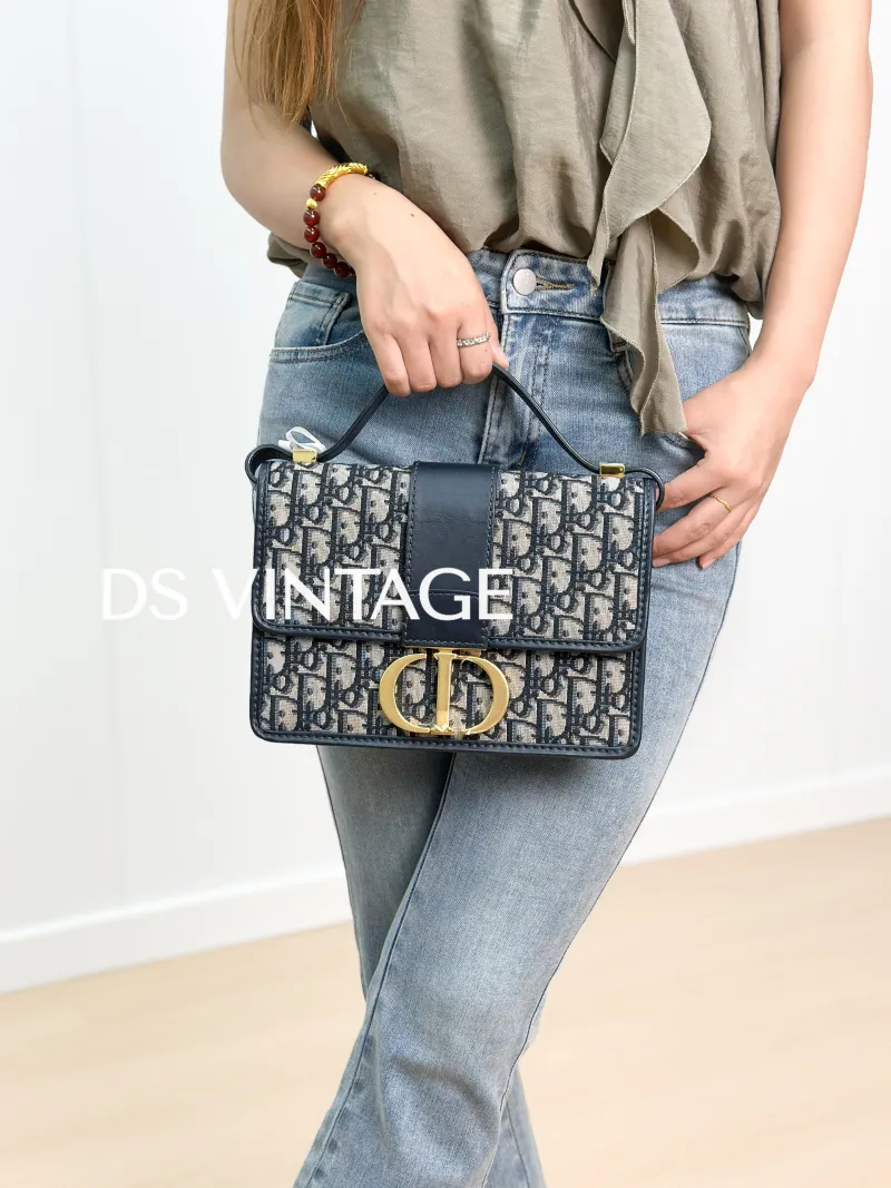 DIOR Crossbody Bag30Montaigne 30 Edition Canvas Medium25 × 9 × 16.5 cm — on-model view 3 of 4