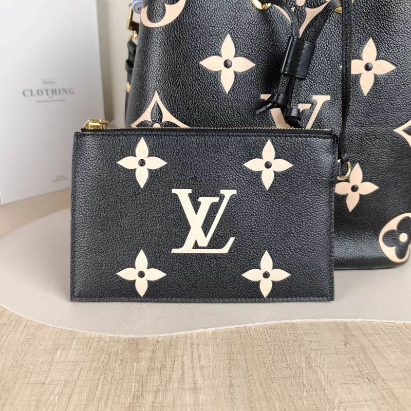 Louis Vuitton Shoulder Bag NÉONOÉ Bucket Bag Black · White Monogram Empreinte Embossed Calfskin Medium 26 × 17.5 × 26 cm — detail view 8 of 11