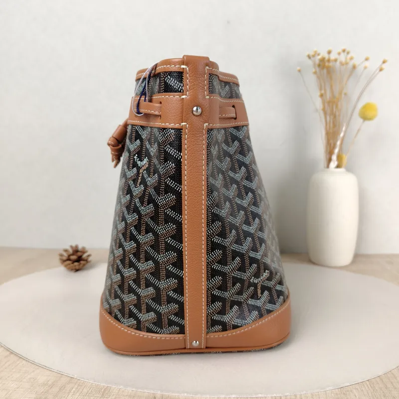 GOYARD Crossbody Bag Petit Flot Brown PVC Small 17 × 14.5 × 23 cm — detail view 2 of 8