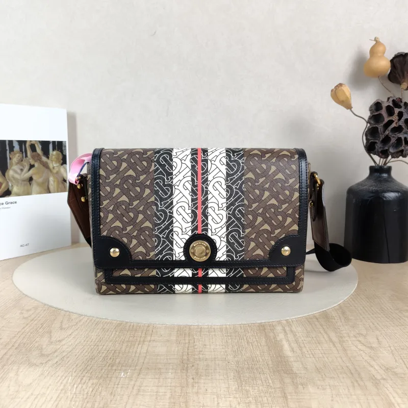 BURBERRY Crossbody Bagnote Messenger Bag PVC One Size25 × 9 × 18 cm